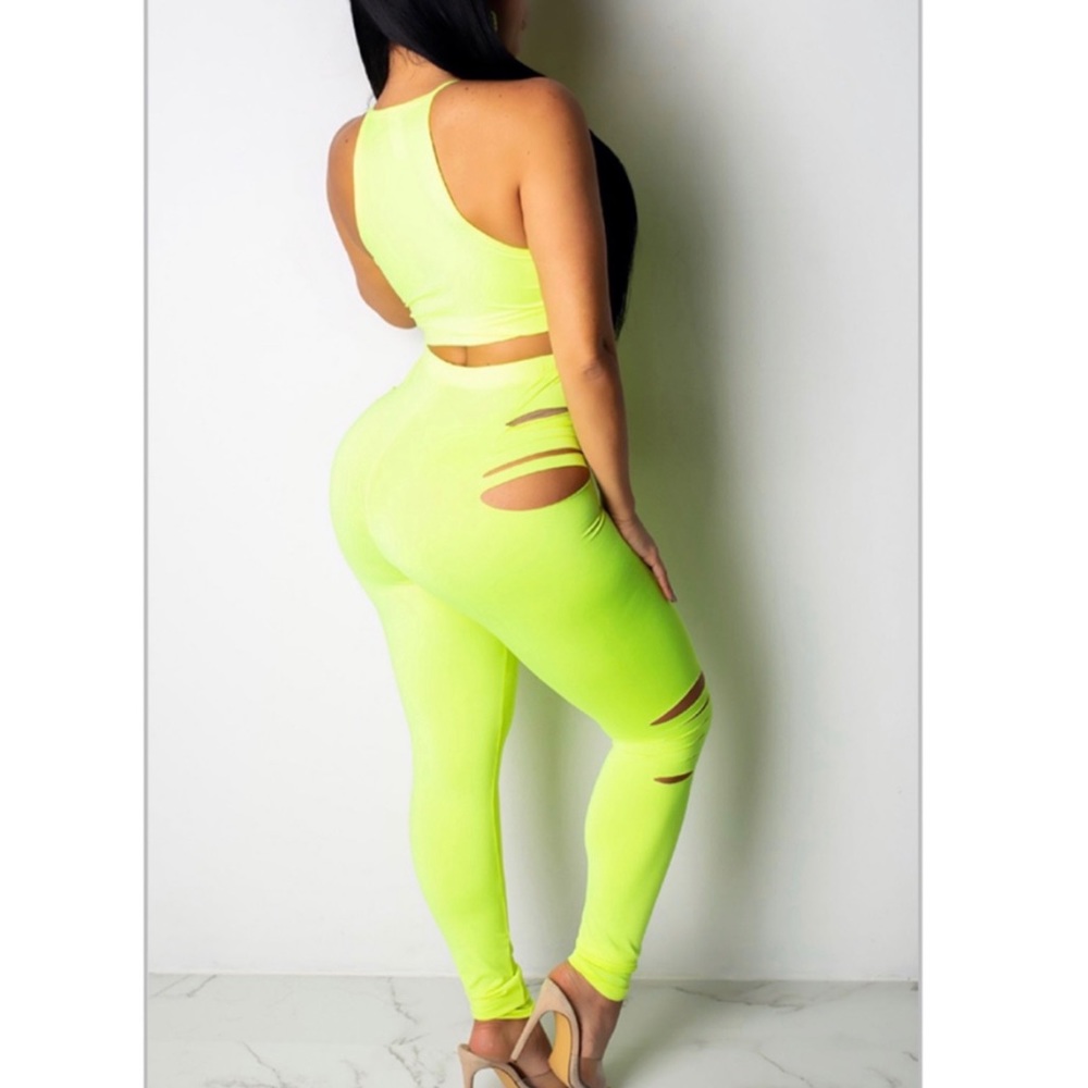 🎾 Two Piece Pants Set 🎾 - Picture 2 of 4